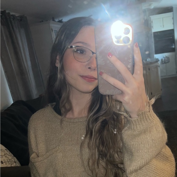 Meet your Posher, Makenzie - Picture 1 of 1